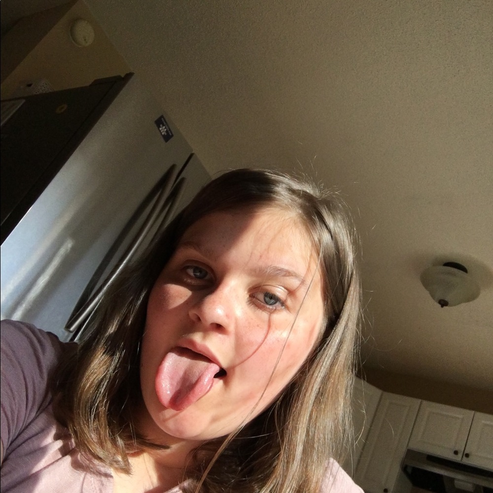 Meet your Posher, Ava